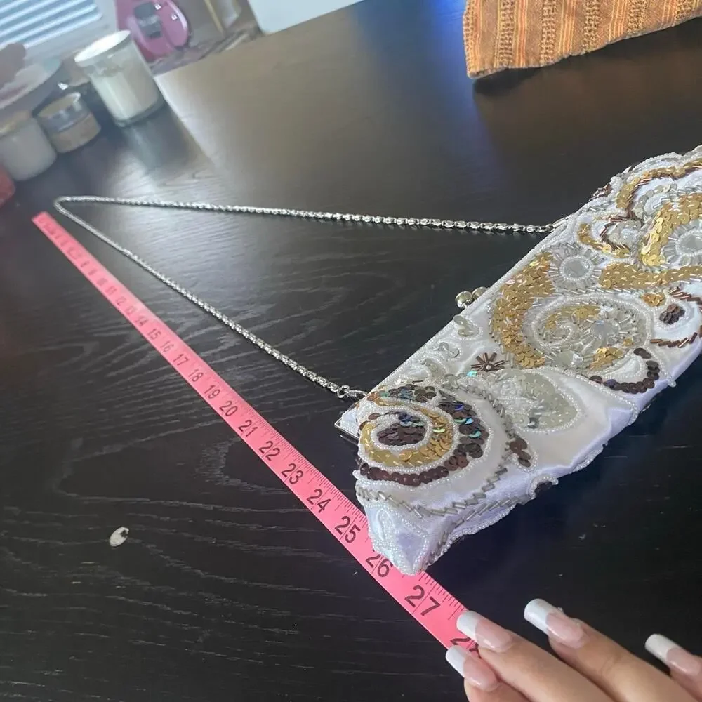 Vintage 90s apt 9 white clutch